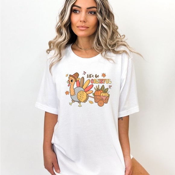 Tops - 💛🦢5 FOR $10!!! 🦢💛 White Graphic Tee with Turkey Print
